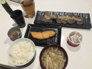 守屋大志のおうちで牛タンと鮭の超和風ご飯